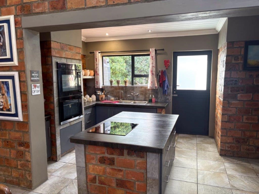 3 Bedroom Property for Sale in Stilbaai Wes Western Cape